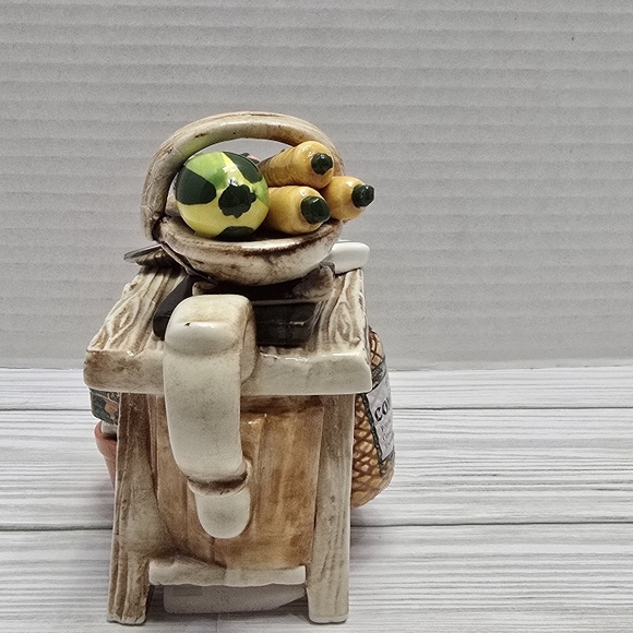 Cardew Design Gardeners Bench Miniature Teapot Hand Made In England Hand Painted - Picture 4 of 13